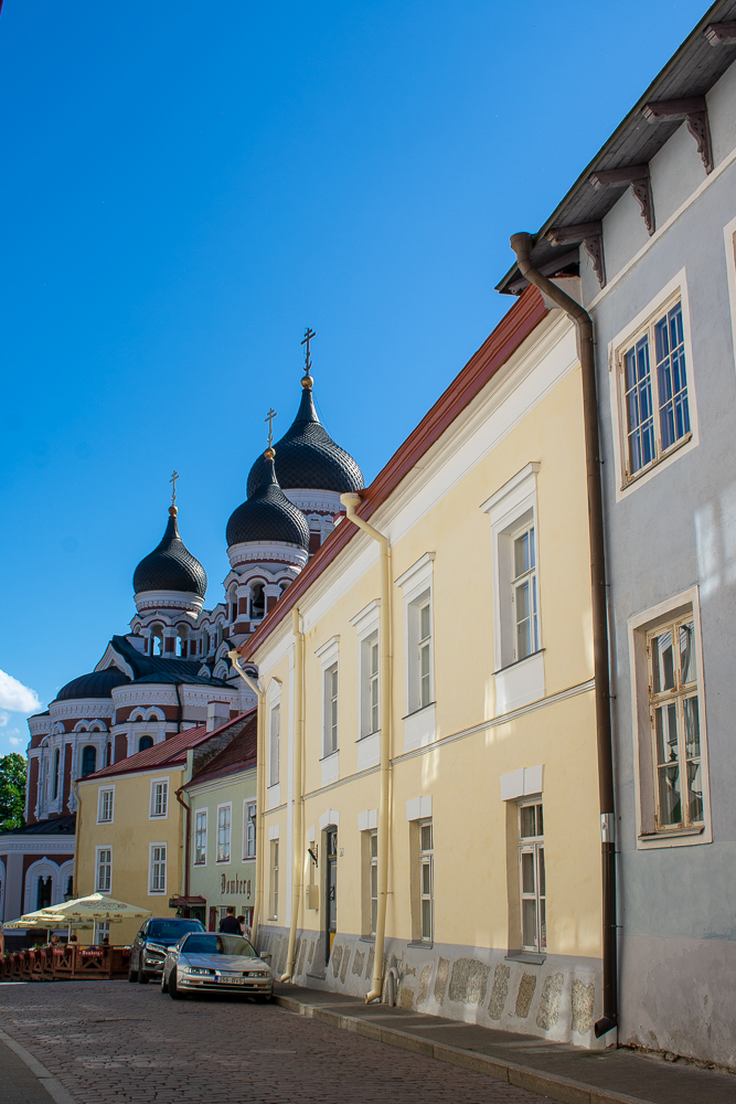 Centro storico di Tallinn con cattedrale russa 