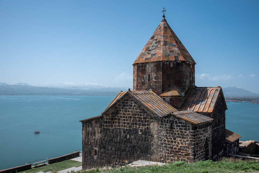 Monastero di Sevanavank sul lago Sevan, Armenia