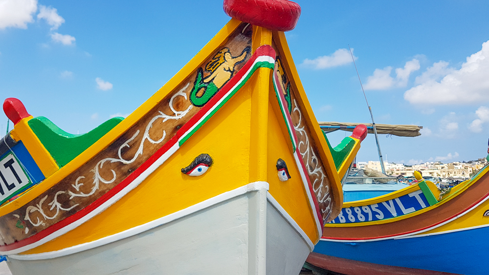 Luzzu maltesi, tipiche imbarcazioni locali.