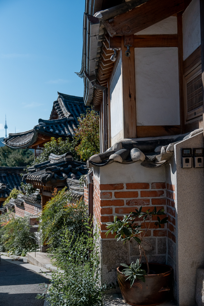 Seoul, Bukchon Hanok Village. Quartiere in centro a Seoul con case tradizionali coreane