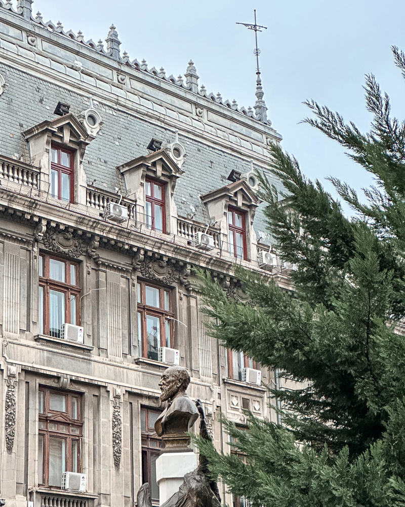 Bucarest, edificio in stile parigino in centro, Lipscani