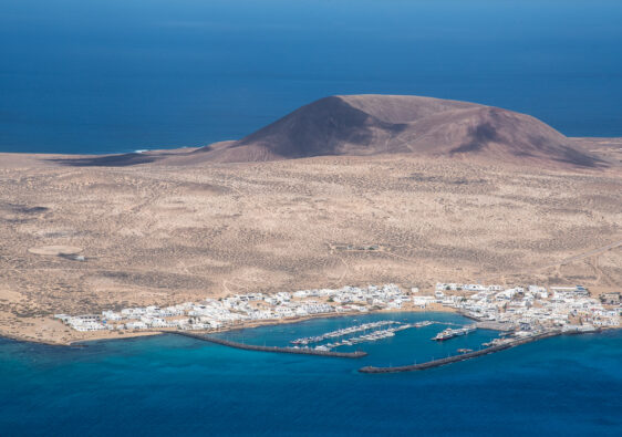 Lanzarote, vista panoramica su isola La Graciosa dal Mirador del Rio